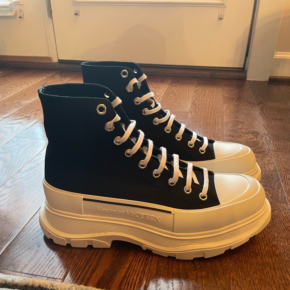 Alexander McQueen Tread slick boots